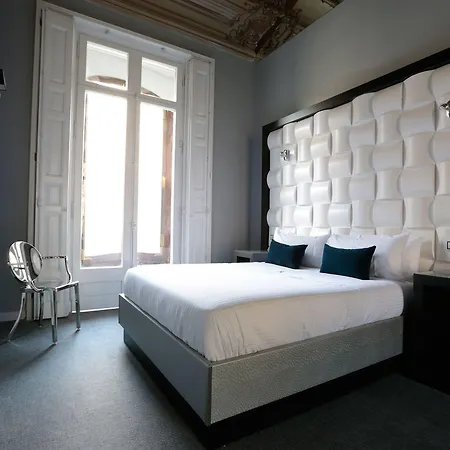 Amra Gran Via Pensión Barcelona