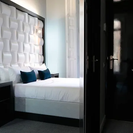 Amra Gran Via Pensión Barcelona