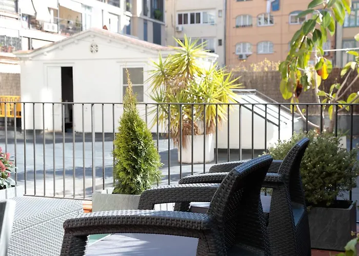 Πανσιόν Amra Gran Via 2*