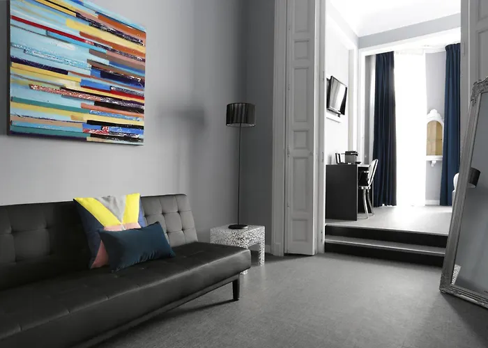 Πανσιόν Amra Gran Via 2*