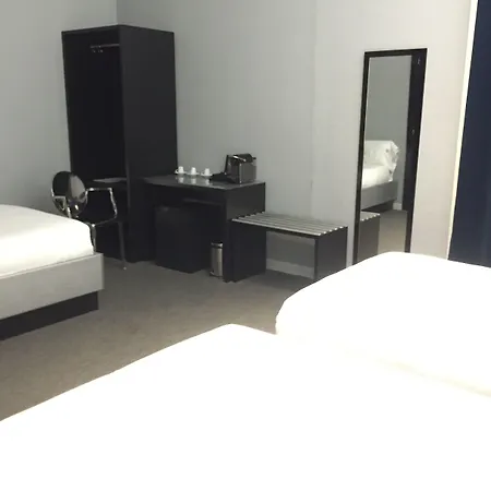 Πανσιόν Amra Gran Via 2*