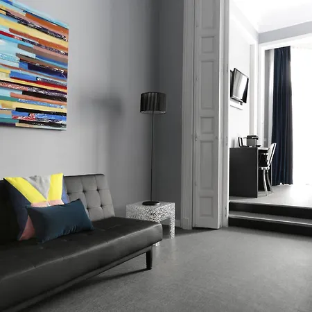 Πανσιόν Amra Gran Via 2*